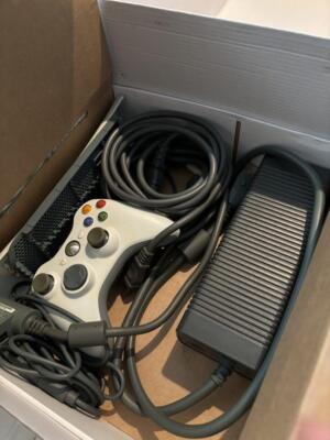 Microsoft XBOX 360 Game Console 20GB 2005 Release Memorial Pack