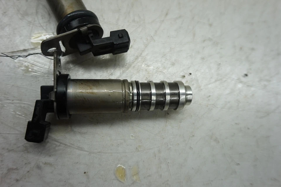 Juego de 2 solenoides de distribución de válvula variable lado izquierdo BMW M6 F12 2013-2018 OEM S63 Foto 2 de 4