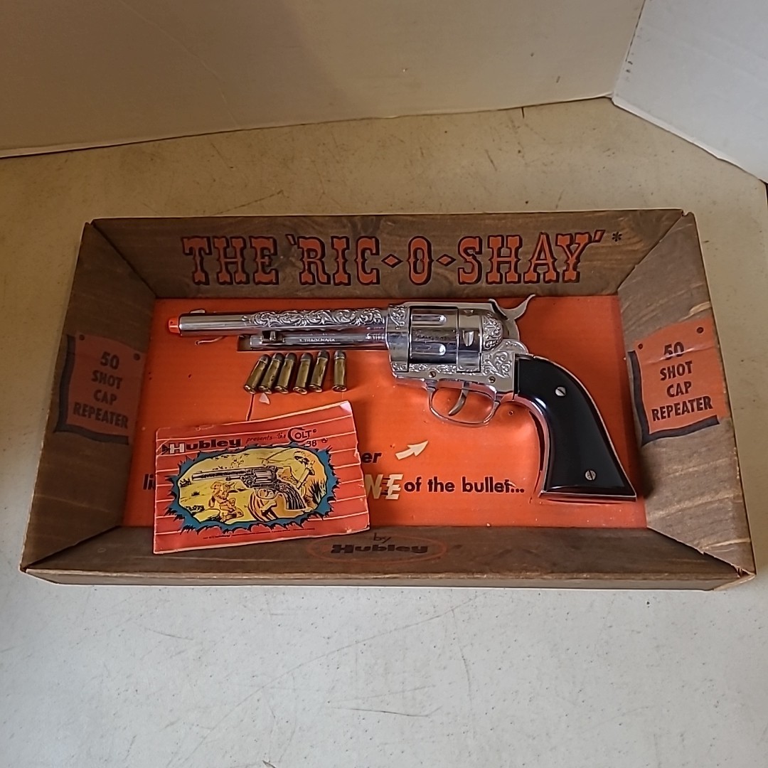 Vintage HUBLEY Ric-O-Shay Colt .38 Western Cowboy Toy Cap Gun