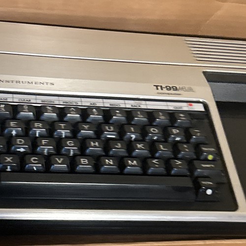 Texas Instruments TI-99/4A Computer Lot w/ Manuals, Cables, Modulator, Cart - Bild 3 von 19
