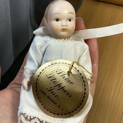 Show Stoppers Inc Miniature Porcelain Baby Doll Hand Painted White Lace Gown Tag