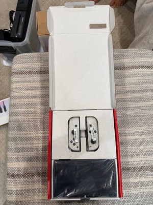 Nintendo Switch OLED Model White 64GB CIB Complete Console + Carrying Case
