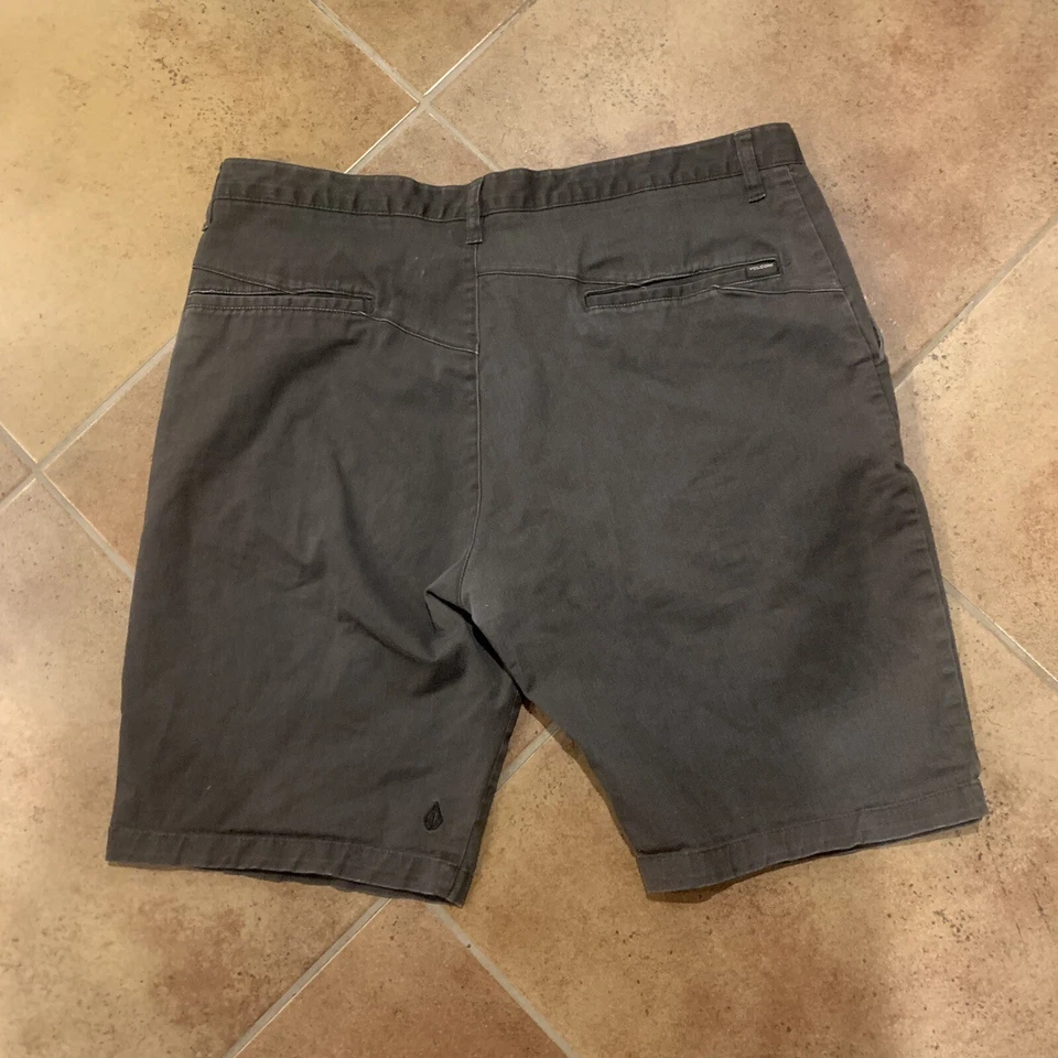 Volcom Shorts Mens 40 Chino Cotton Skateboard Surf Skate - Image 2 of 4