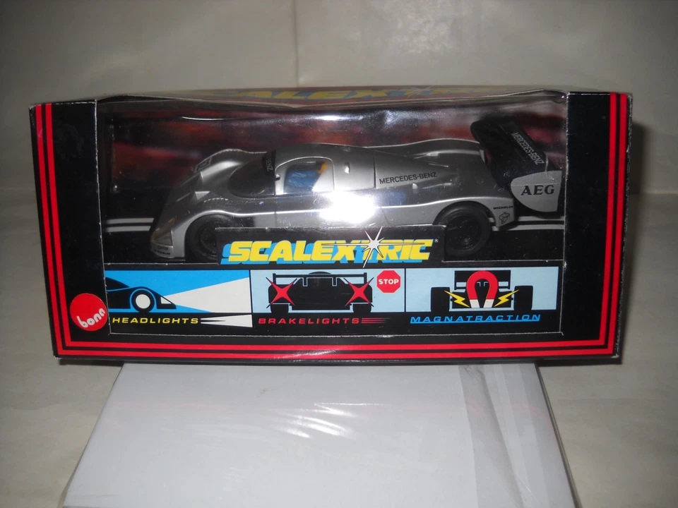 SCALEXTRIC SAUBER MERCEDES CON SCATOLA SCALA 1/32 ELECTRIC MODEL RACING CARS - Immagine 3 di 4