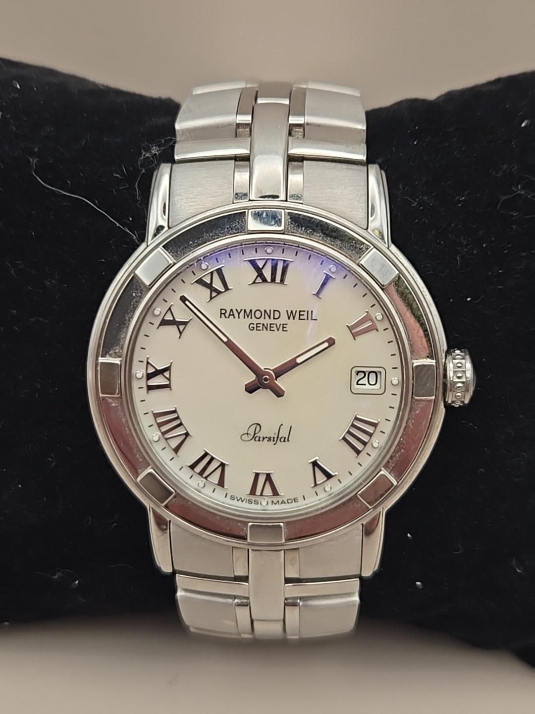 Raymond Weil Parsifal 9541 37mm Mother Of Pearl Date Dial Swiss Quartz Men's