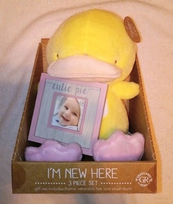 Grasslands Road ''I'm New Here'' 3-piece baby gift set, BRAND NEW 