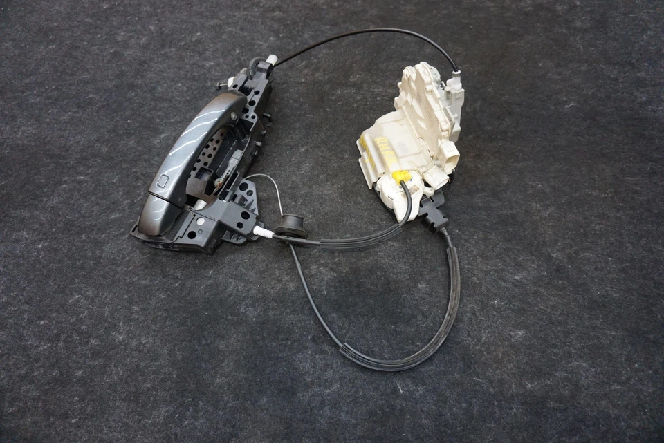 Actuador de cerradura de manija de puerta trasera derecha 4G8839016A Audi S7 4K8 2013-18 S6 A7 13-18 Foto 3 de 4