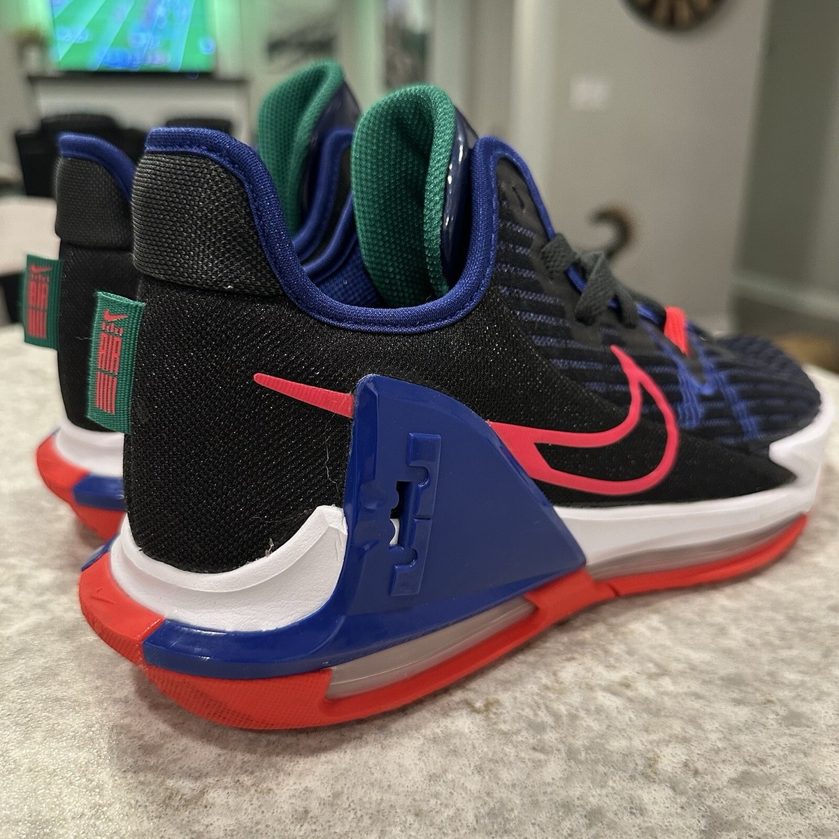 LEBRON WITNESS 6 EP 9.5 ブラック/ブルー LEBRON WITNESS 6 EP 9.5 ブラック/ブルー LeBron Witness 6 EP