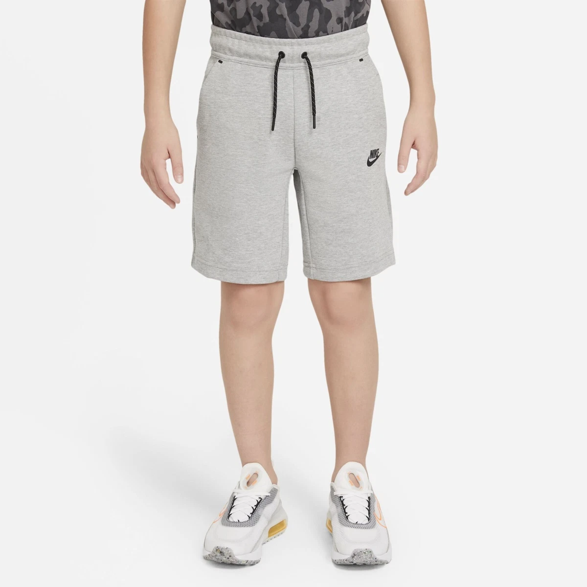Nike tech fleece shorts best sale kids
