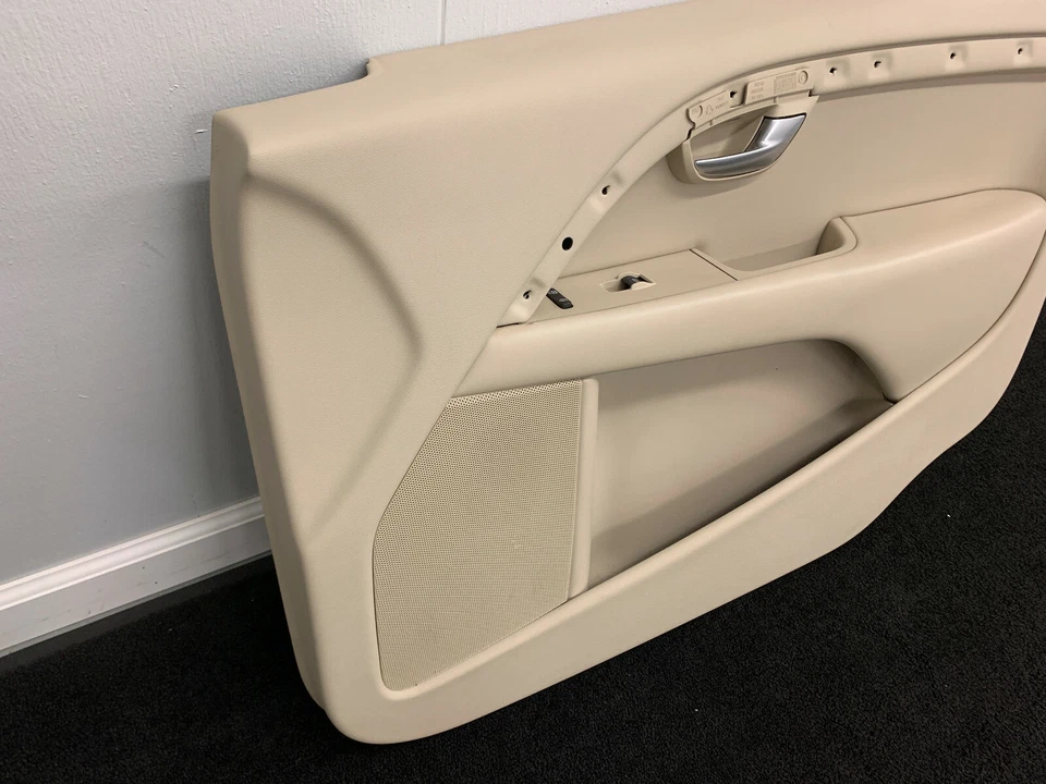 07-16 Panel de puerta interior beige delantero derecho Volvo S80 V70 XC70 39863057 39883502 Foto 2 de 4