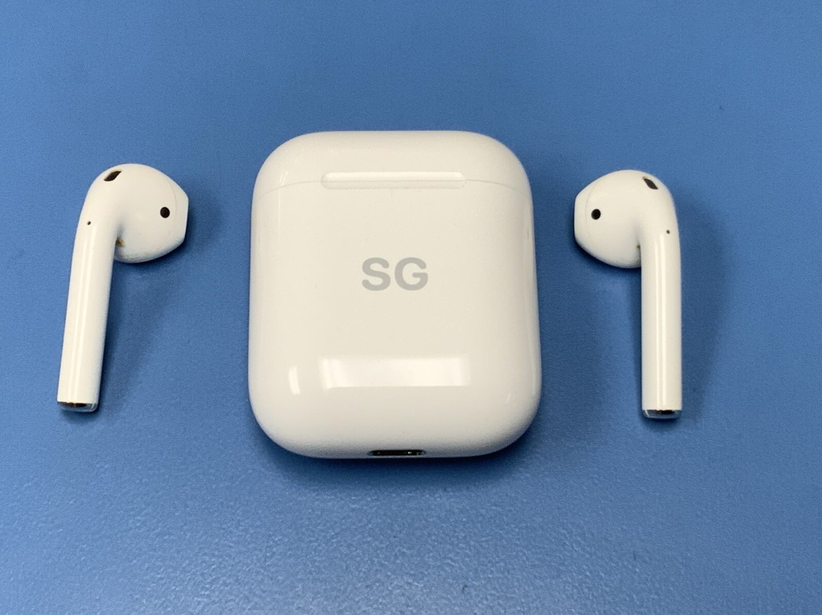 Apple AirPods 1st Gen A1523 Bluetooth Earbuds with Case Apple AirPods 1st Gen A1523 Bluetooth Earbuds with Case
