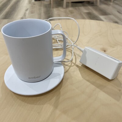 Ember Coffee Mug White Temperature Control Smart CM17 10oz Cord & Base 