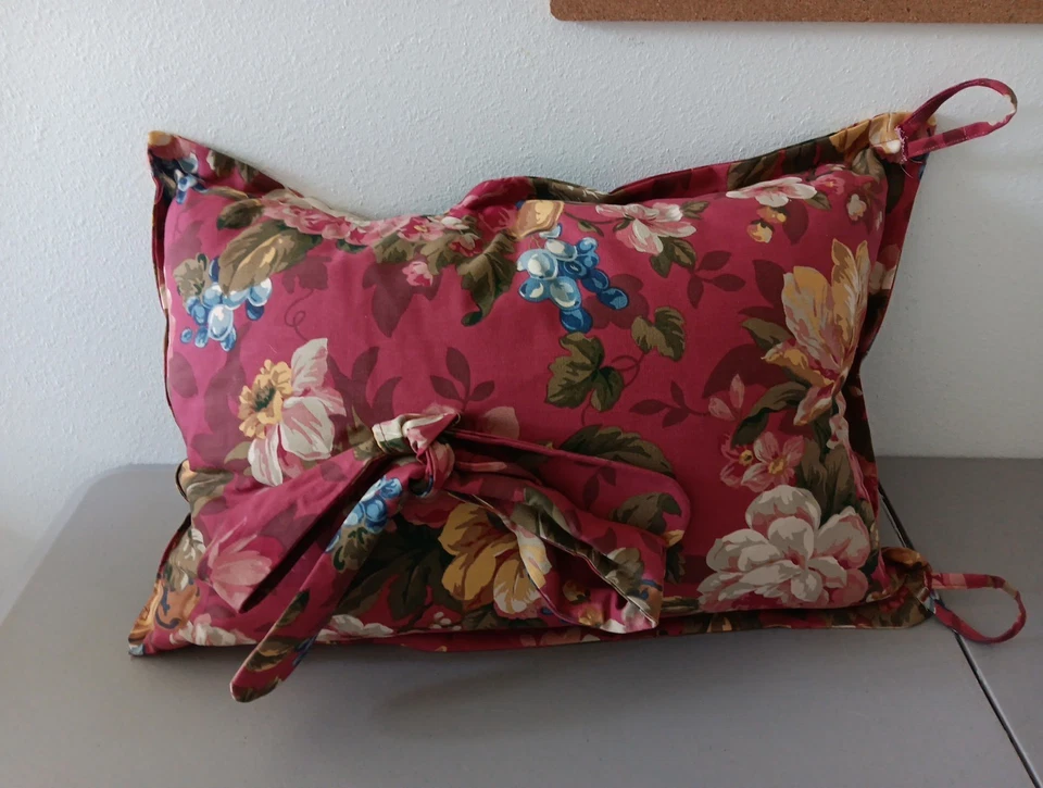 Almohada de respaldo de silla de colección GRANDE oblonga floral cottagecore repollo rosa rojo Foto 2 de 4