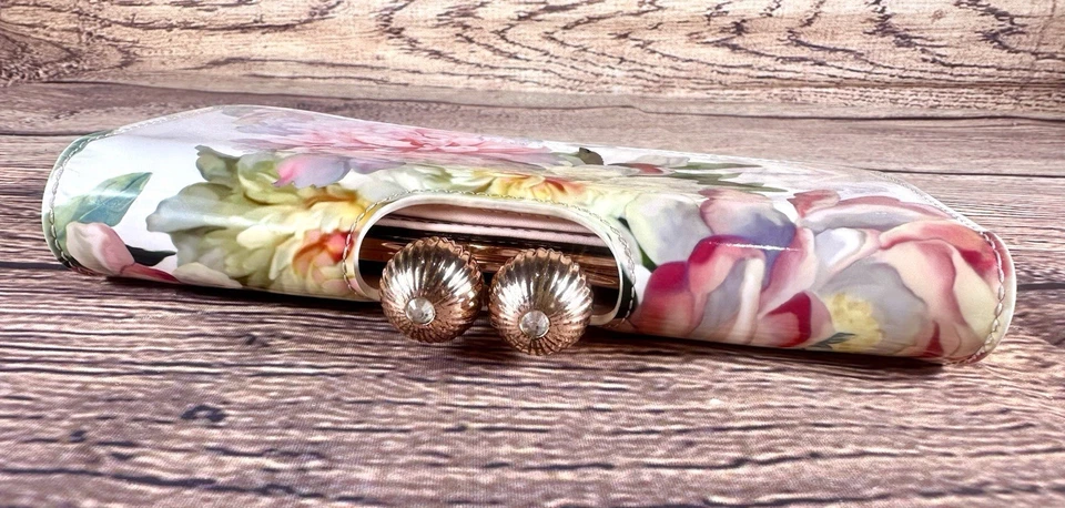 Bolsa de matinê Ted Baker Jeebe estampada Posie Teardrop, cor preta e floral. - Imagem 3 de 4