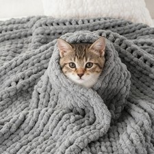 Chunky Knit Throw Blanket, Soft and Thick 50"x60", Light Grey