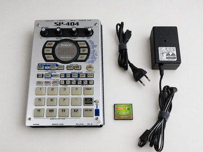Roland SP-404 Original Portable Sampler with FX, PSU & 1GB CF Card - Tested