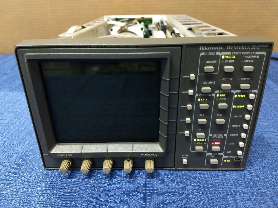 Tektronix WFM601A Serial Component Monitor - Image 2 of 4
