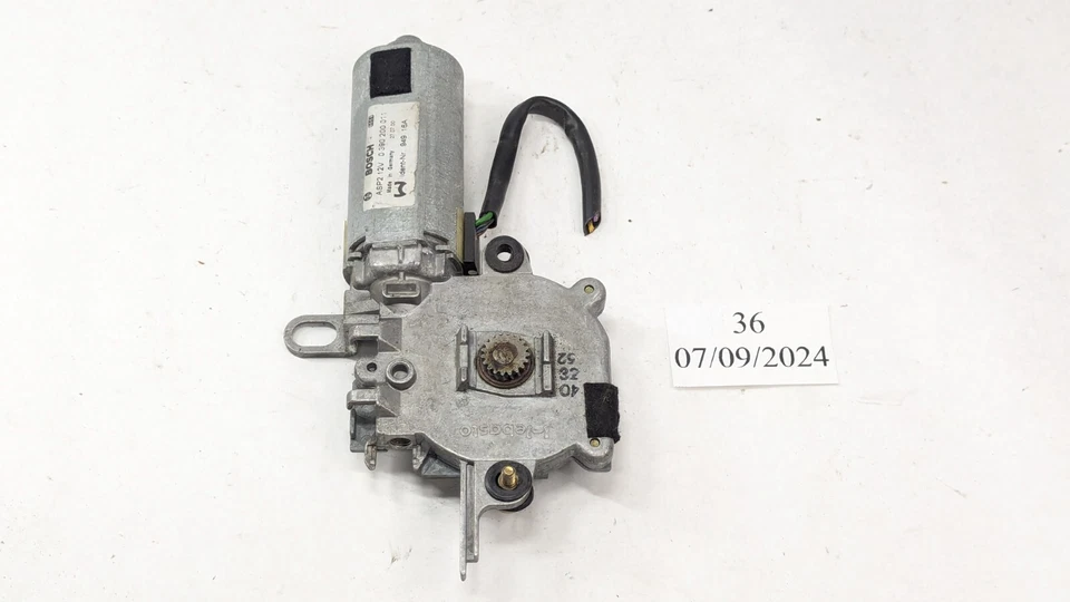 03-09 Mercedes-Benz E320 03-05 CLK320 Sliding Sunroof Sun Roof Motor A2038203142 - Image 2 of 4