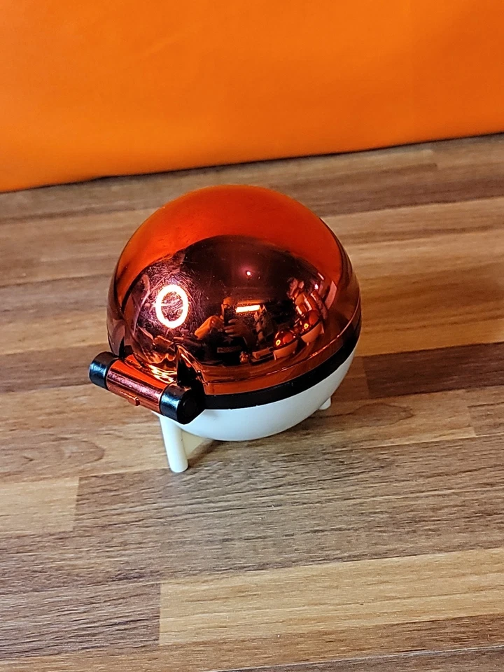 精灵宝可梦汉堡王 23K 镀金蜥蜴卡 ~ 完整带精灵球和真品证明 — 第 3/3 张图片