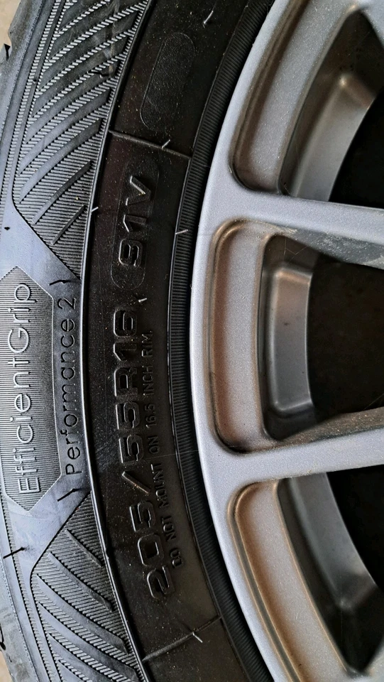 Moin...ICH BIETE HIER Meine Neuwertigen FELGEN mit REIFEN ZUM VERKAUF AN. - Bild 2 von 4