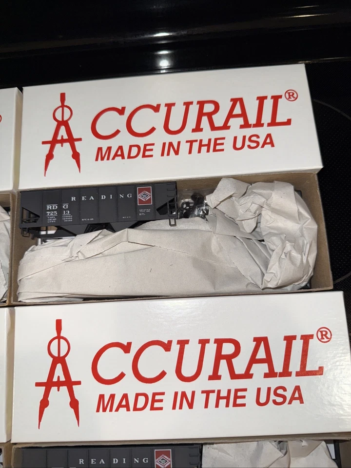 Accurail 8008 HO Scale READING 55 Ton Two Bay Hoppers (Set of 6) NIB - Image 3 of 4