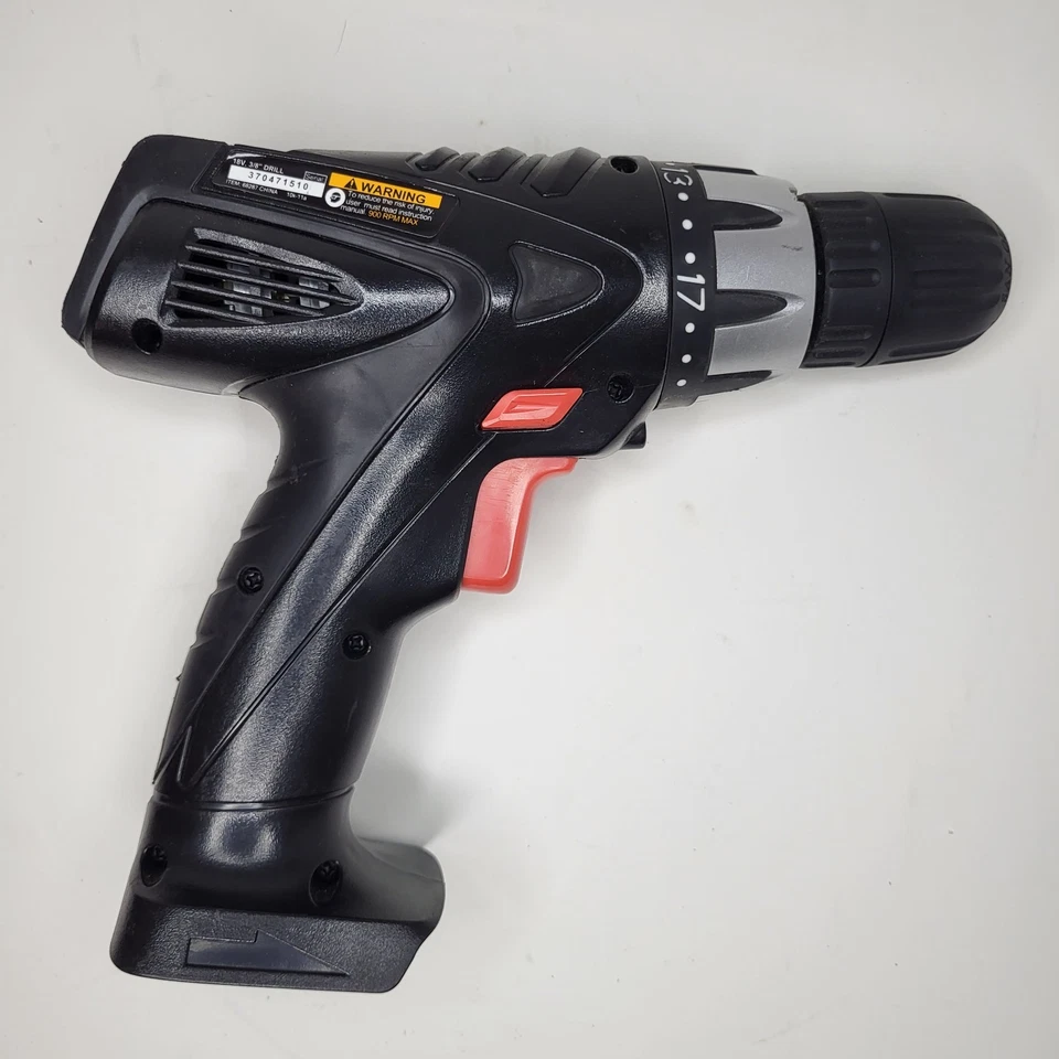 Taladro inalámbrico Drill Master 18V con batería de NiCd, cargador y linterna Foto 3 de 4