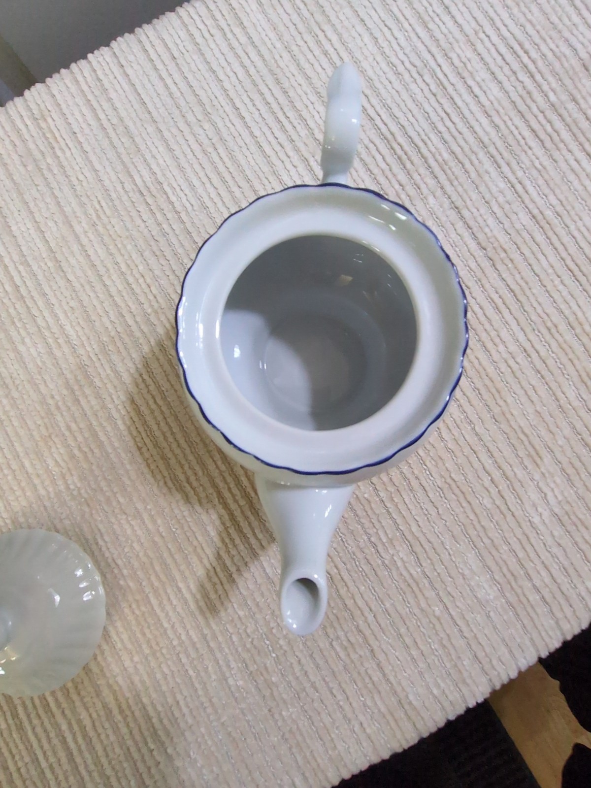 Delft Blauw Blue Windmill Holland Handdecorated Tea Pot Rose Decoration 