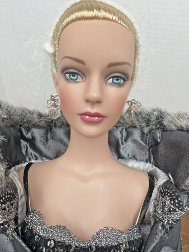 Tonner - 2006 Pure Platinum Sydney Chase 16" Tyler Fashion Doll - FAO LE250