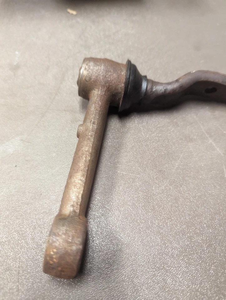1964 1965 Oldsmobile F-85 GM Parts Idler Arm 5693754 NOS Original Cutlass 442 - Image 2 of 4