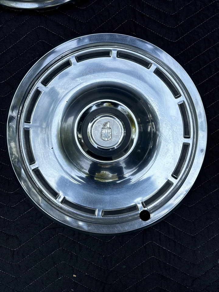 1976 76 1977 77 Dodge Aspen 14" tapacubos tapacubos lote de 4 Foto 4 de 4