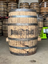 Buffalo Trace Genuine Barrel Char Bourbon Whiskey White Oak 1 LB for Home Brew Buffalo Trace Genuine Barrel Char Bourbon Whiskey White Oak 1 LB for Home Brew - Image 1