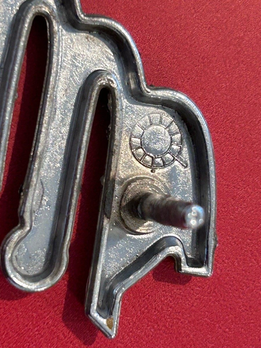 ☆♥♥☆ Orig. 1969 MERCURY MARQUIS FRONT FENDER EMBLEM C9MB-65291B