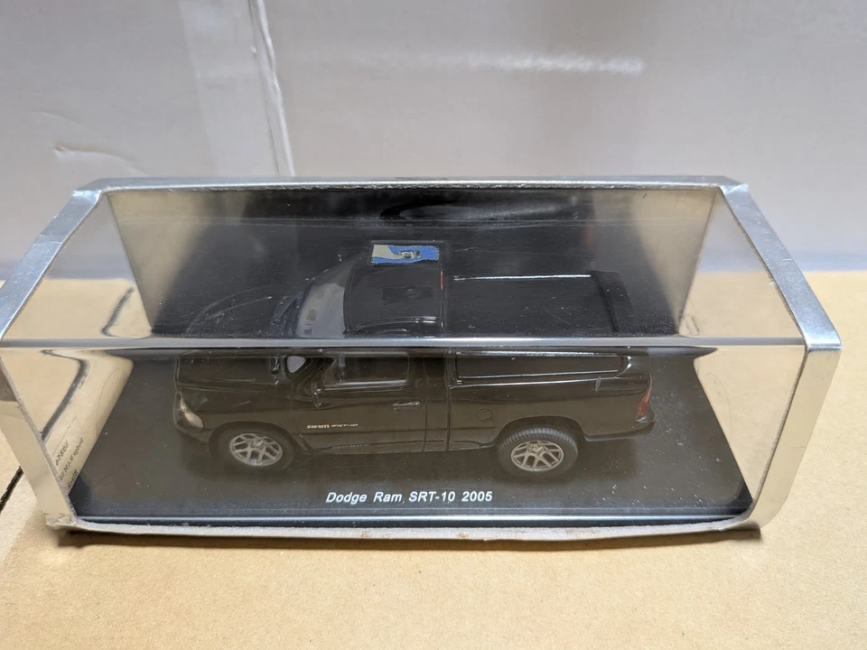 SPARK S0856 DODGE RAM SRT-10 nero 1/43 - Immagine 2 di 4