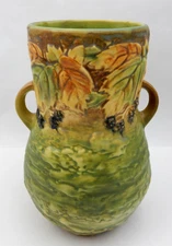 VINTAGE 1932 ROSEVILLE BLACKBERRY 8-1/4" ART POTTERY VASE, AMERICAN ART POTTERY