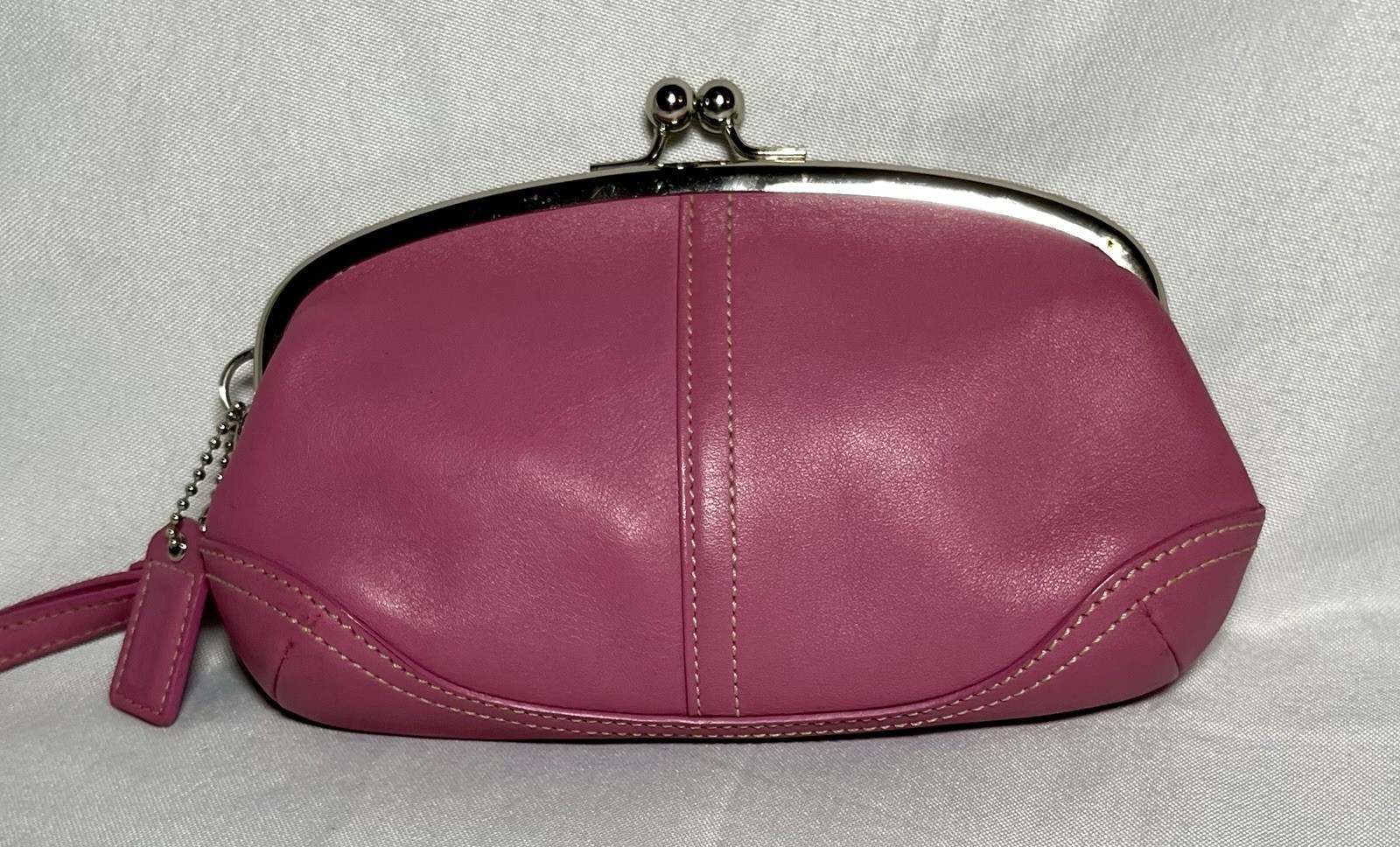 Vintage Y2K Coach Pink Leather SoHo Kisslock Wristlet Clutch