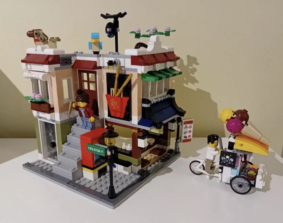 LEGO Creator 31131 Downtown Noodle Shop