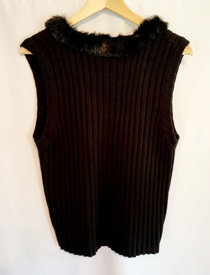 Vintage Women's Black Fur Trim Sweater Tank Top Vest L / XL ☆ MOB WIFE - Image 4 of 4