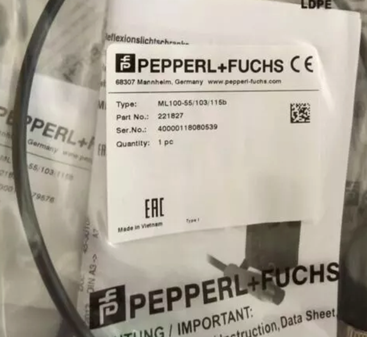 NEW PEPPERL+FUCHS ML100-55/103/115B 221827 Retroreflective Sensor