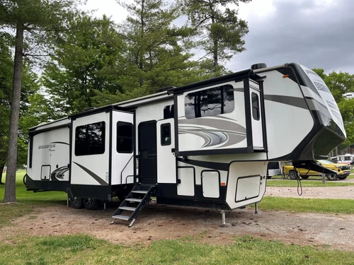 5th Wheel: 2021 Coachman Brookstone 344fl