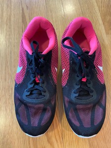 nike neon pink sneakers