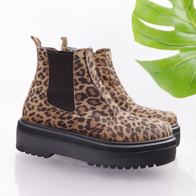 Urban Outfitters Women's Brody Boot Size 36 5 Lug Soles Platform Chelsea Leopard