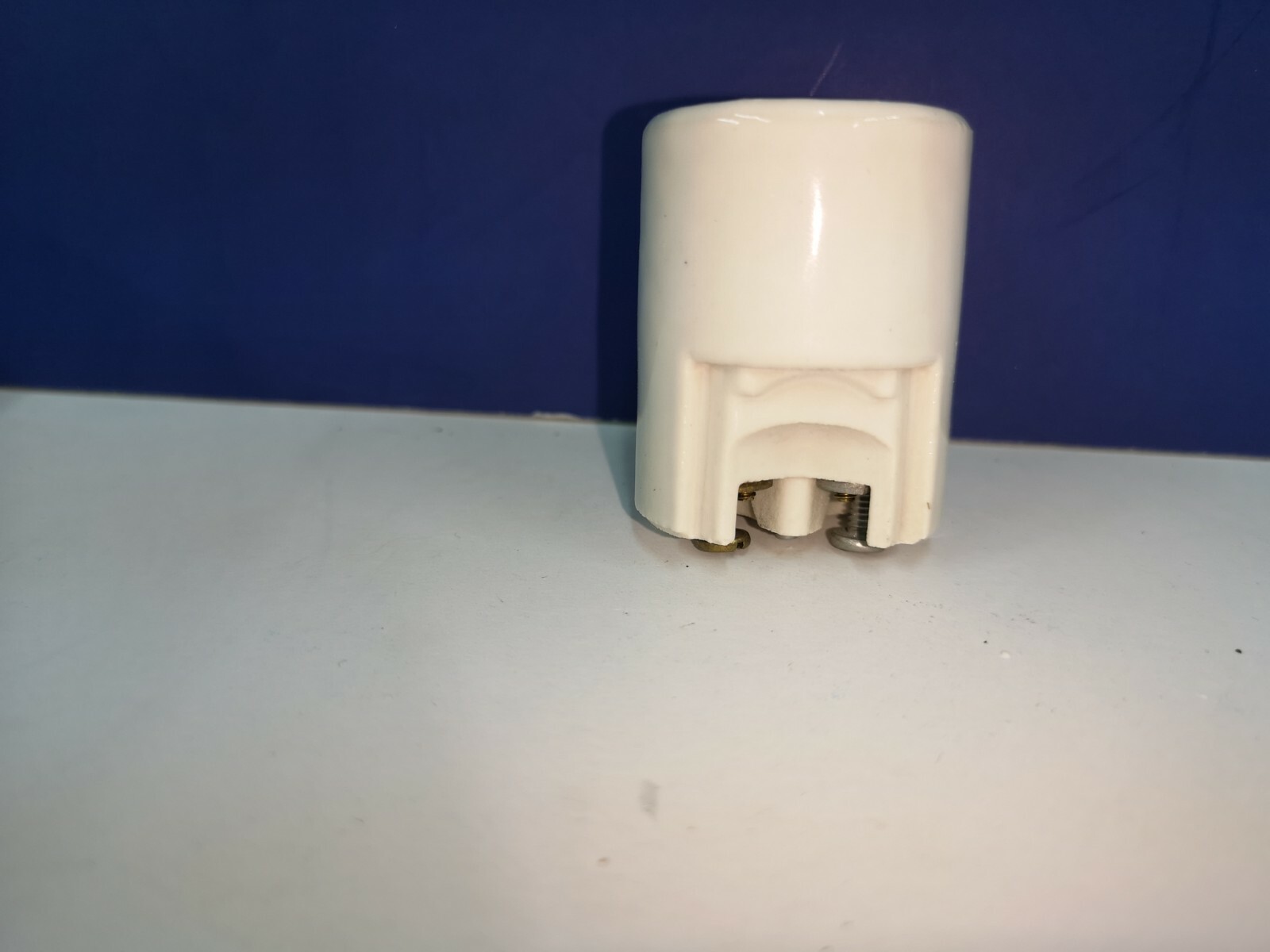 PORCELAIN Medium Base Angle Mounted KEYLESS LAMP HOLDER 660W 250V NEW