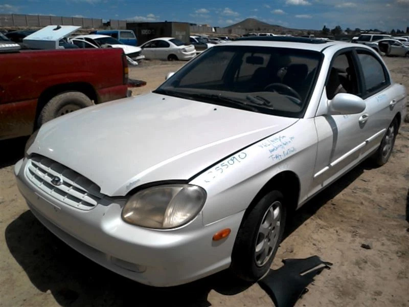 Used Front Left Lower Lower Control Arm Front fits: 2000 Hyundai Sonata Front Le - Image 2 of 4