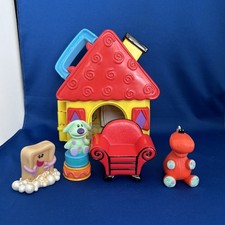 VTG TYCO BLUE'S CLUES YELLOW TOY HOUSE 1998 w/ DRAGON, BEAR, CHAIR, SOAP