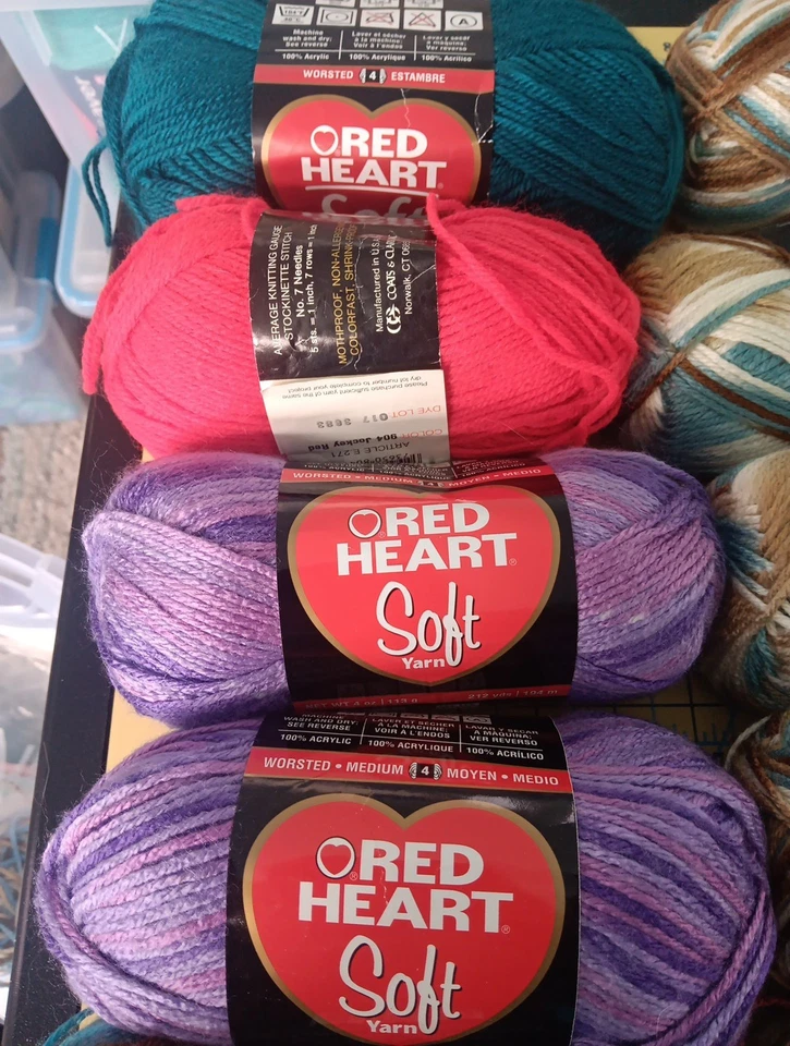 21 novelos de fios de coração vermelho - Imagem 2 de 4