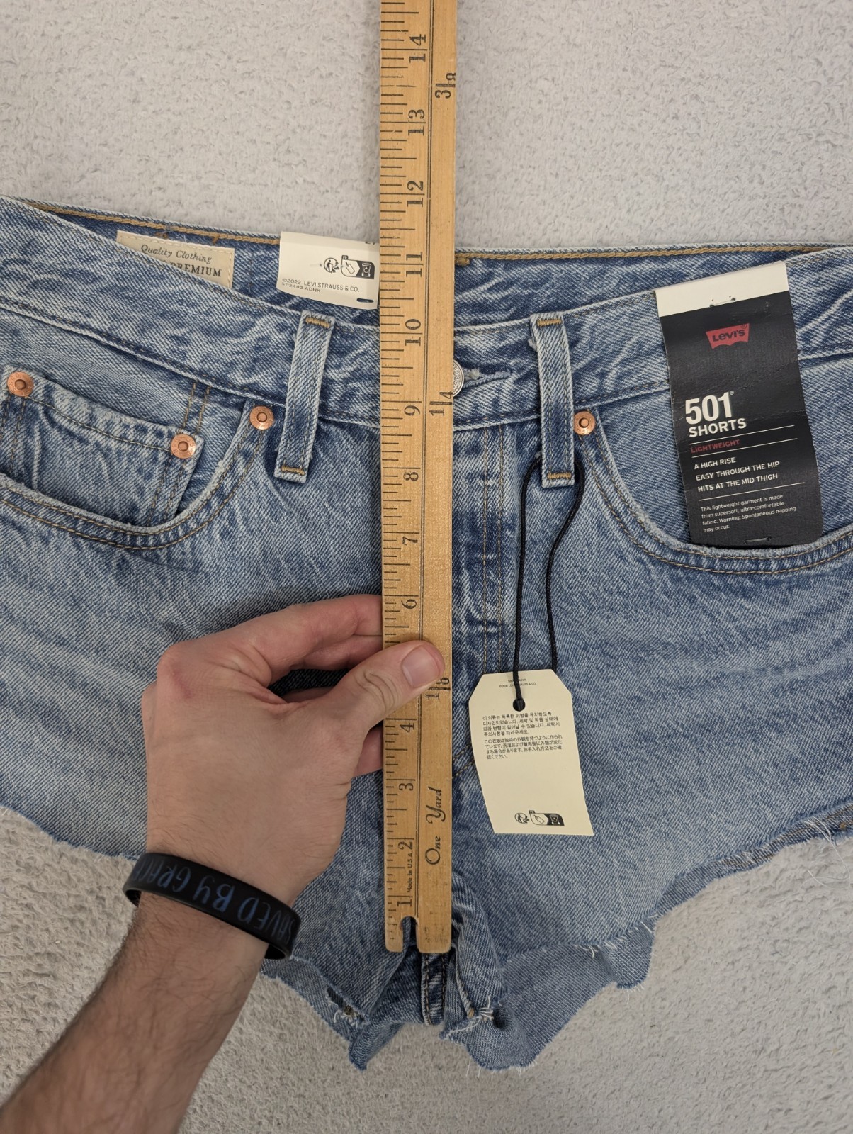 Levi's Women's 501 Original High-Rise Jean Shorts Size 27/Distressed/Lightweight thumbnail 3