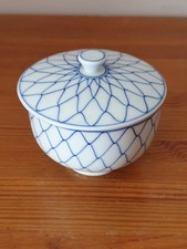 Sucrier en porcelaine Takahashi bleu blanc décor grillage estampillé 8x10 cm