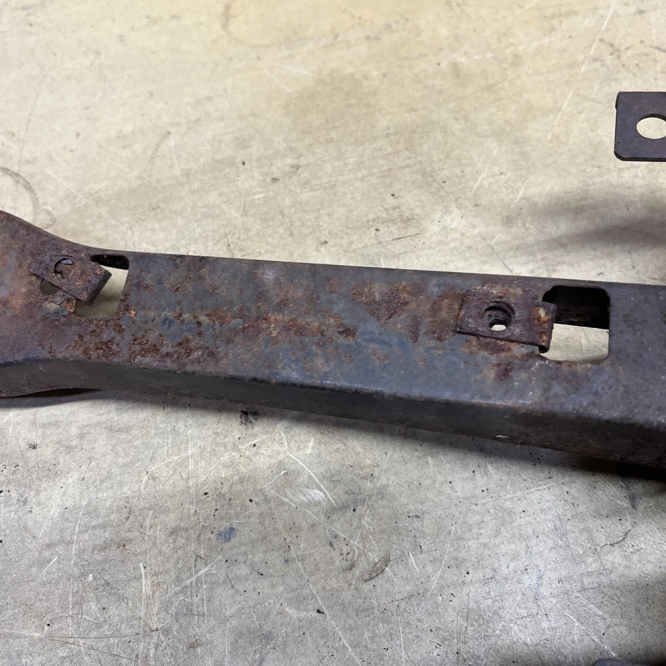 Ford Mustang Mercury Cougar 1969 1970 capó pestillo soporte Foto 3 de 4