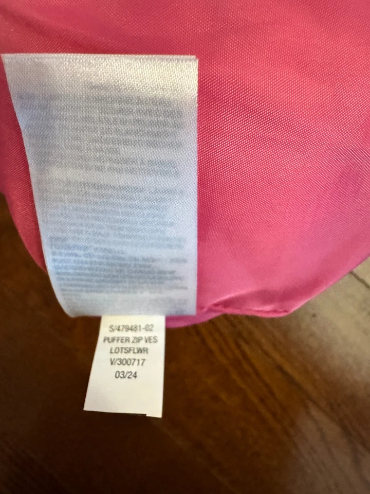 NWT - Old Navy Puffer Vest - Pink Size Medium - Style 479481 -02-1 - Image 3 of 4
