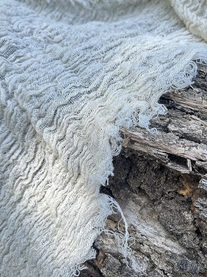 Tela de algodón elástica texturizada por 2 metros, orgánica sin teñir suavizada. Foto 3 de 4